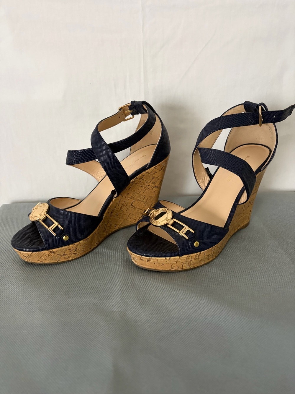 Marc Fisher Women’s 6.5M Navy Blue Wedge Sandals Gold Hardware(B210)